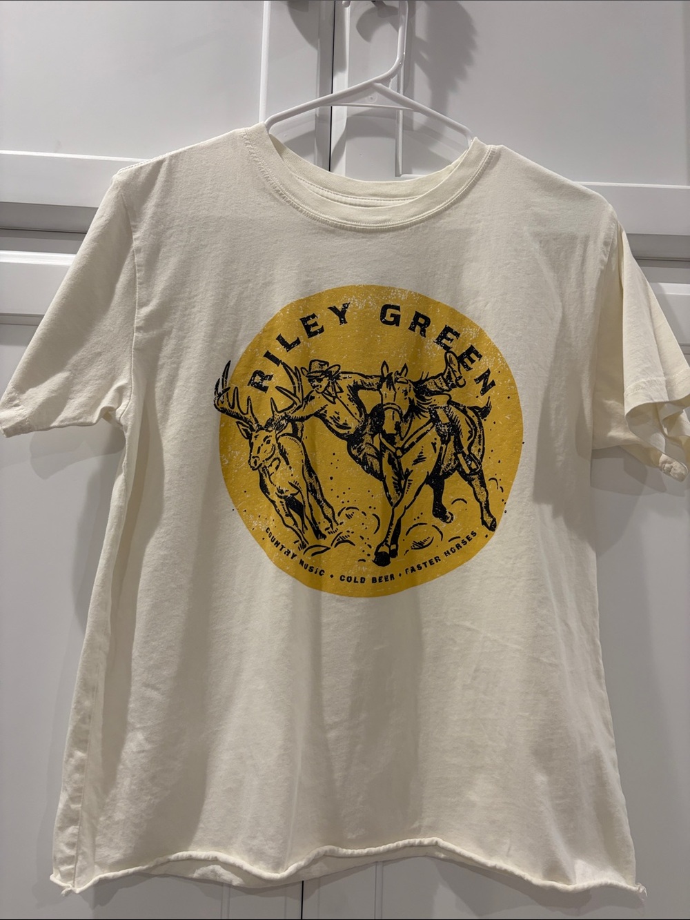 Riley Green Cream Short Sleeve Graphic Tee with Yellow Circle